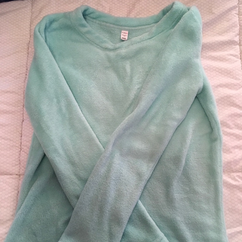 Turquoise fuzzy pullover